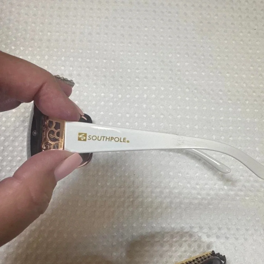 Southpole 1077SP sunglasses
